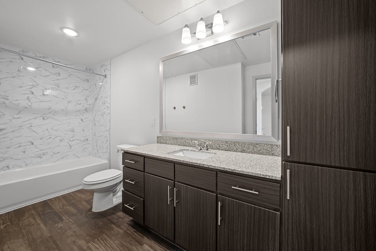 Brook Hollow Apartments — photo 2