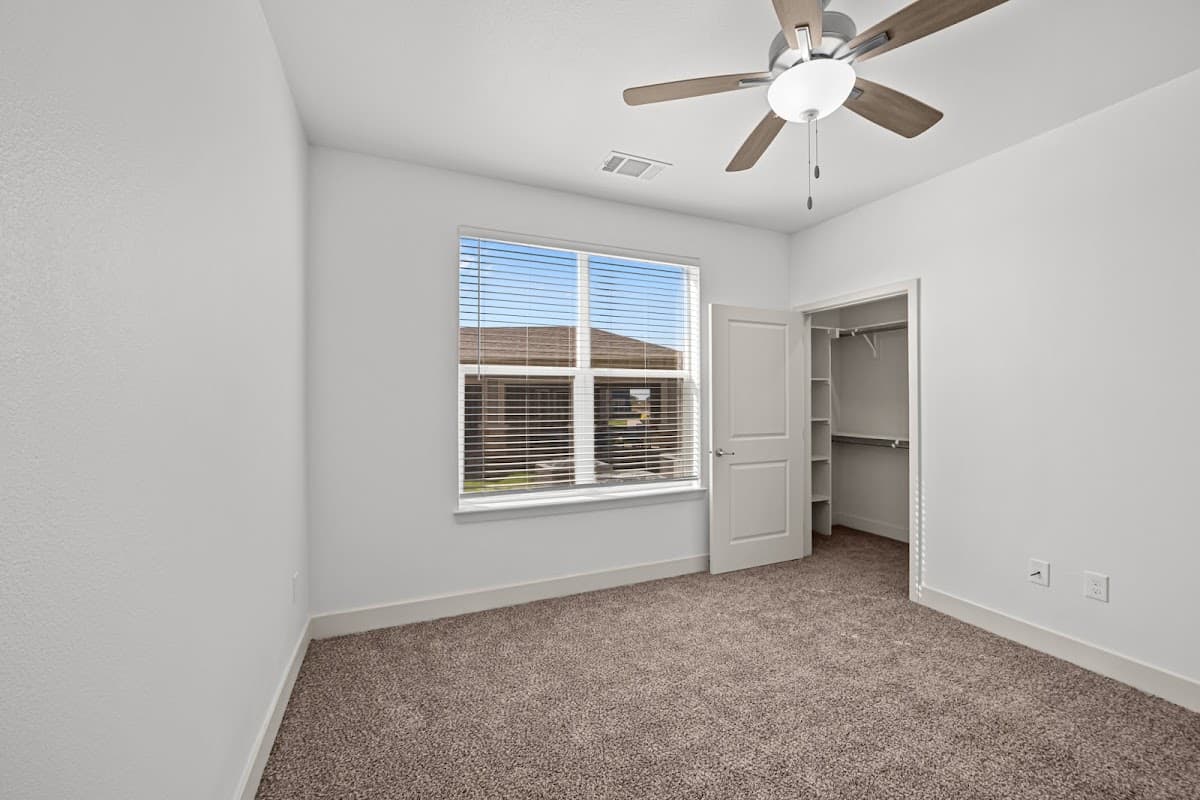 Brook Hollow Apartments — photo 3