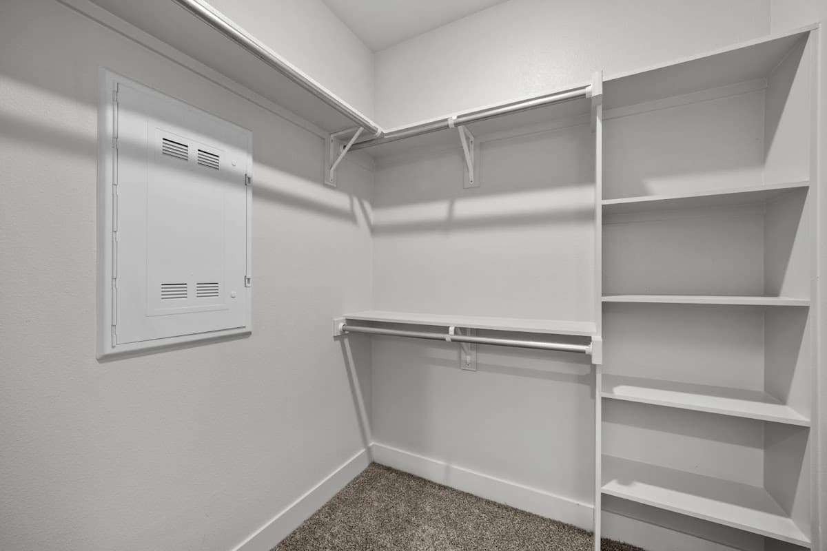 Brook Hollow Apartments — photo 5
