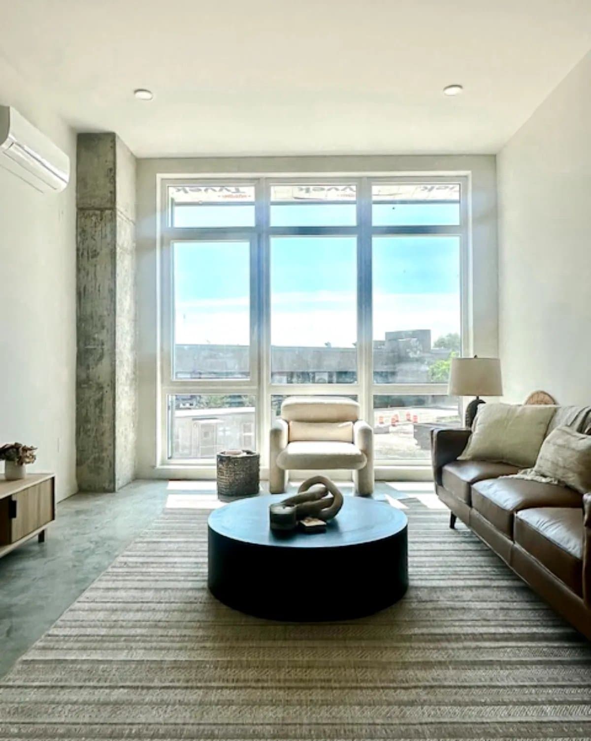 Anthem Square 10 Apartments — photo 2