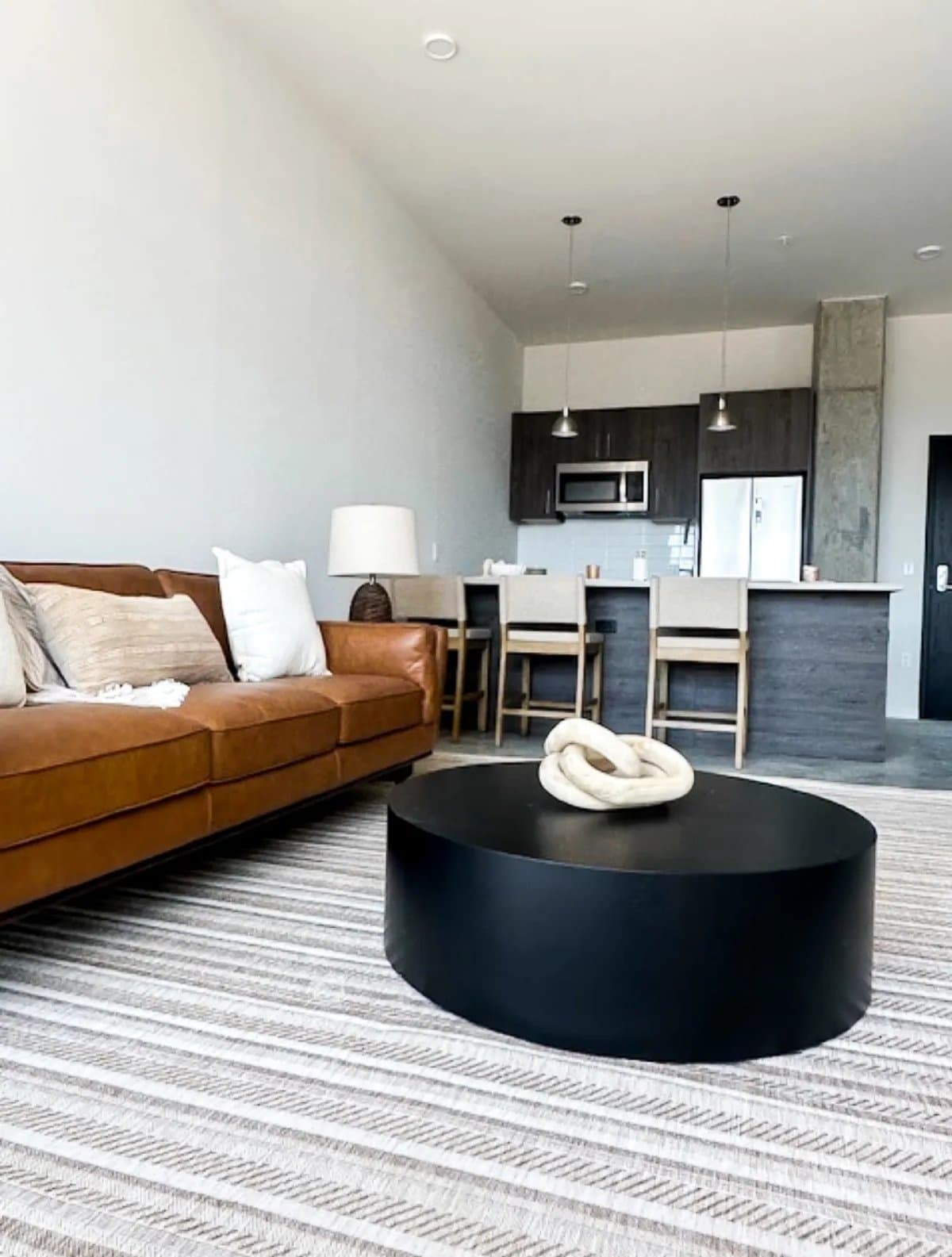 Anthem Square 10 Apartments — photo 3