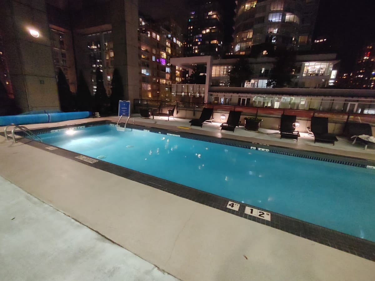 L'Hermitage Vancouver — photo 3
