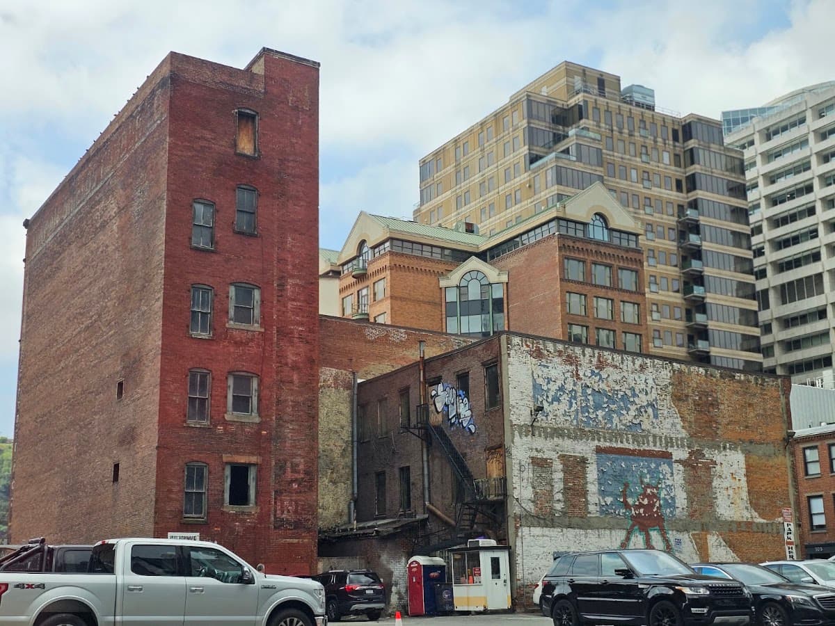 First and Market Apartments — photo 4