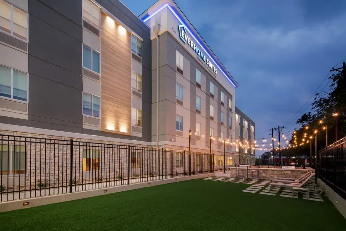 Everhome Suites Georgetown - Austin