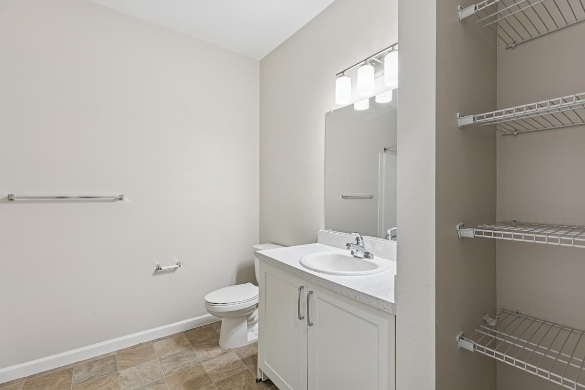 Whispering Oaks Apartments — photo 2