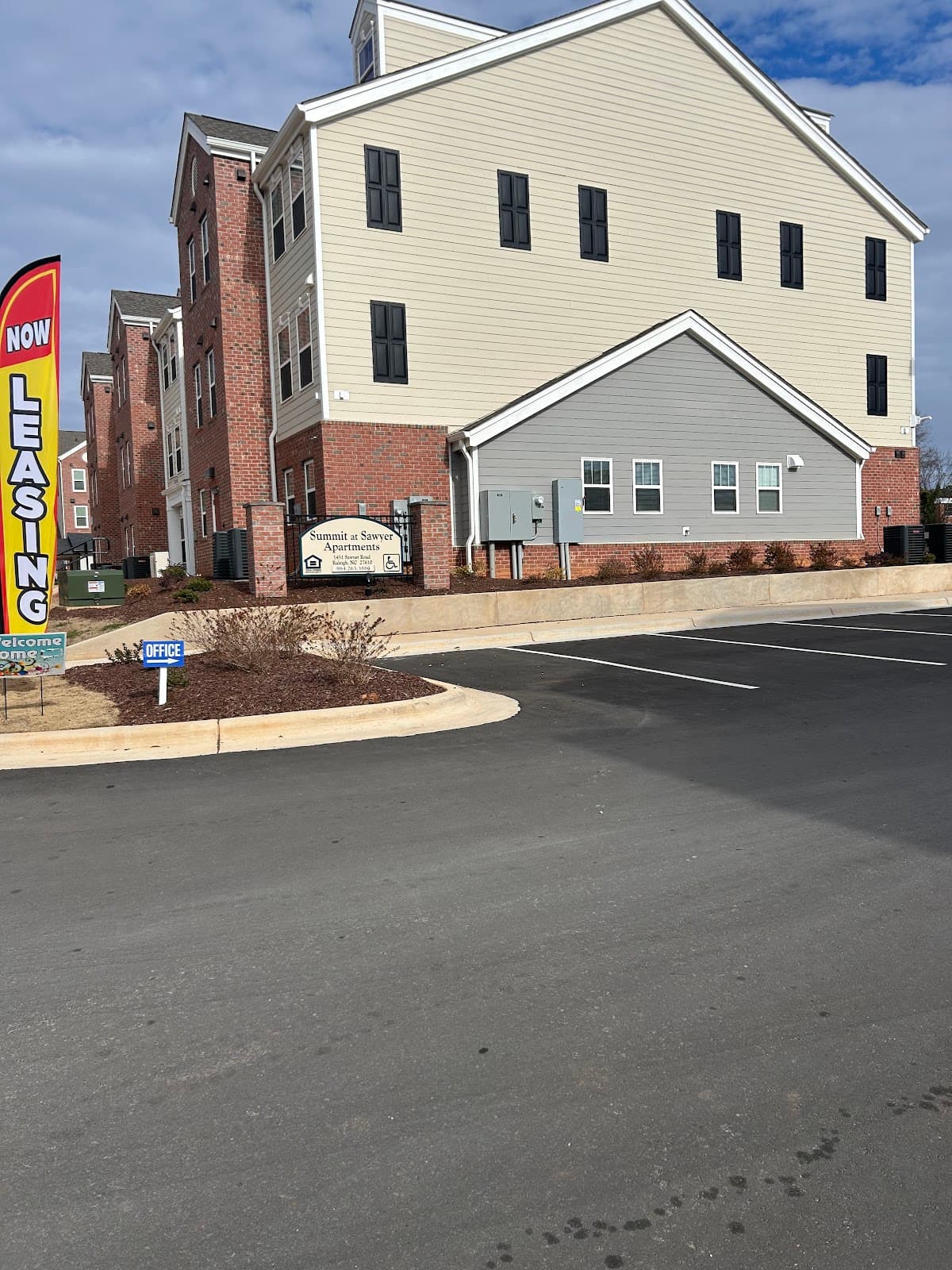 The Summit At Sawyer Apartments