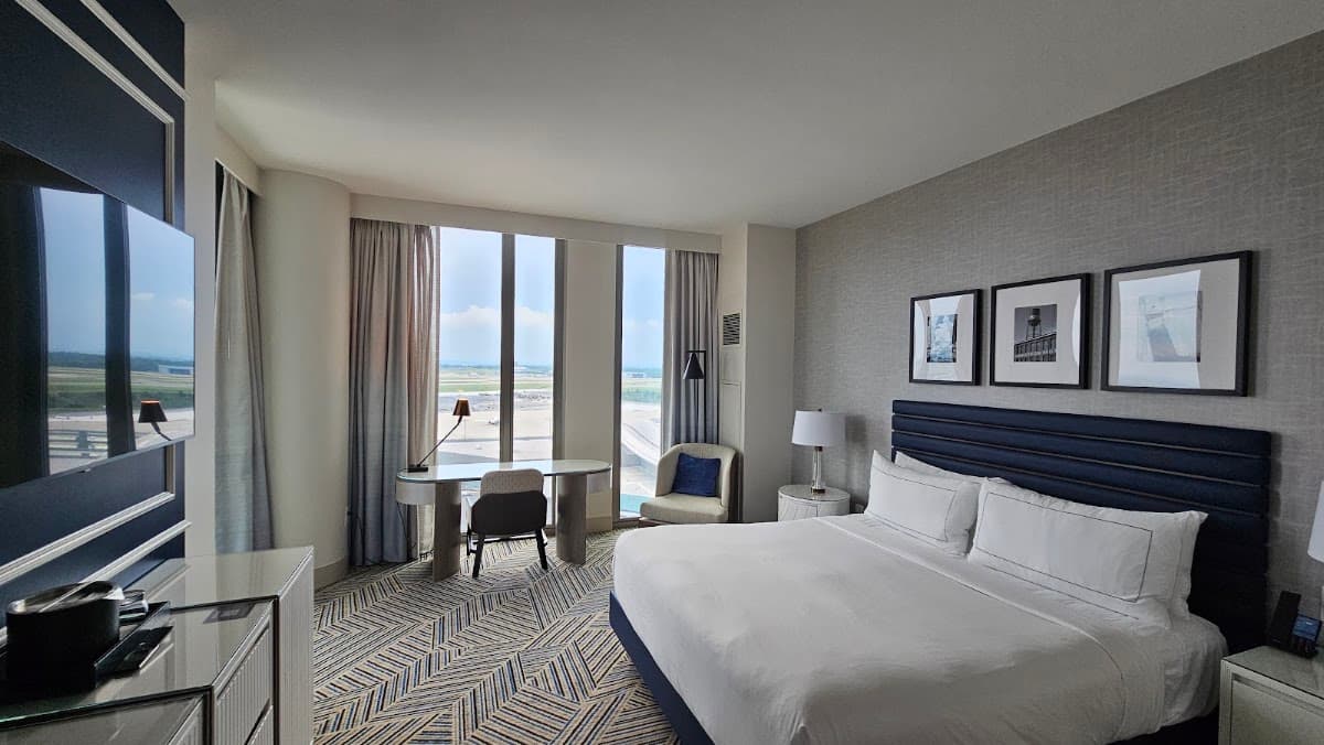 Hilton BNA Nashville Airport Terminal — photo 2