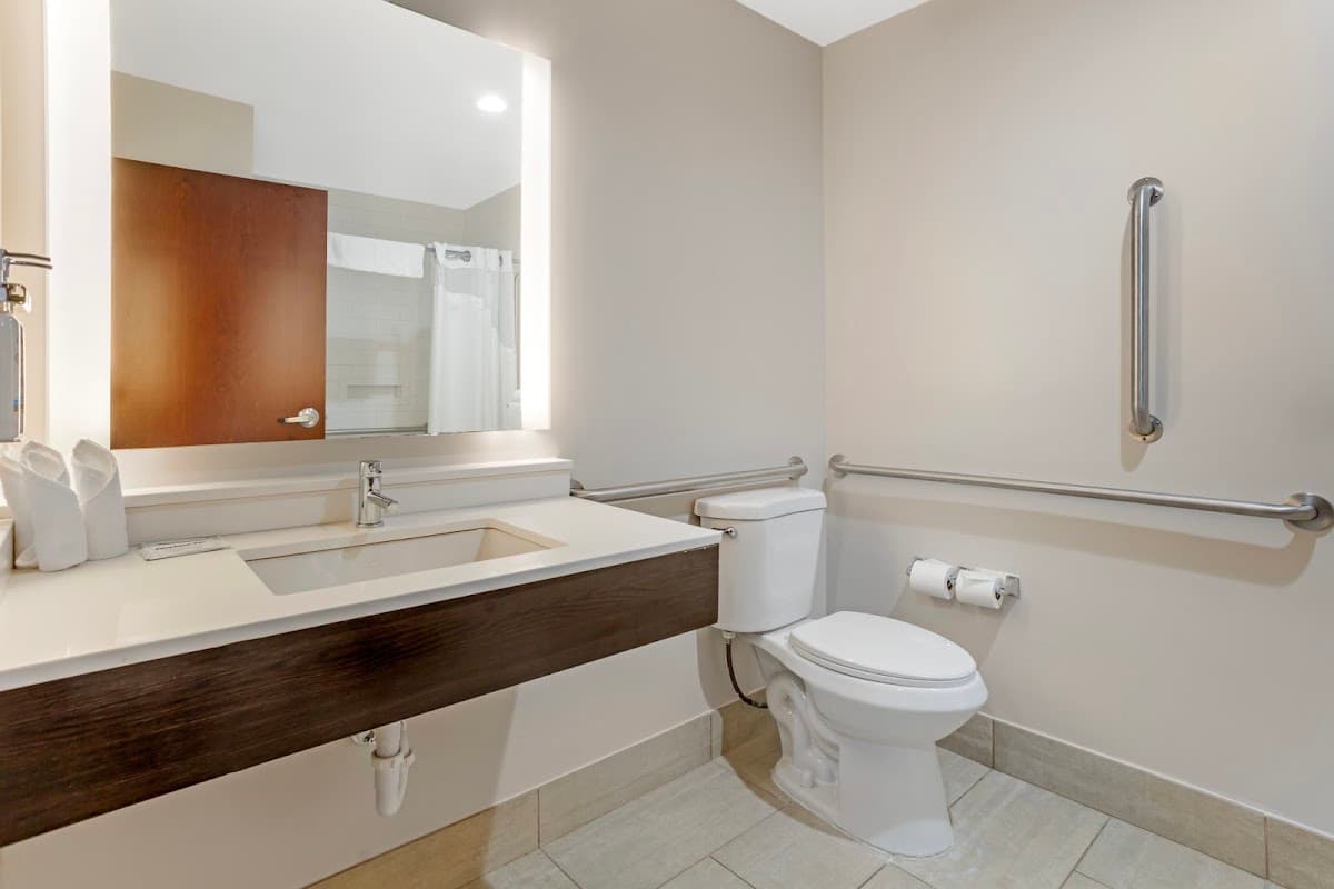 Holiday Inn Express & Suites Newton Sparta by IHG — photo 3