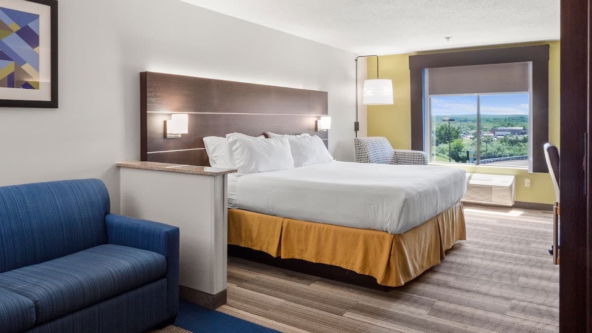 Holiday Inn Express & Suites Newton Sparta by IHG — photo 4