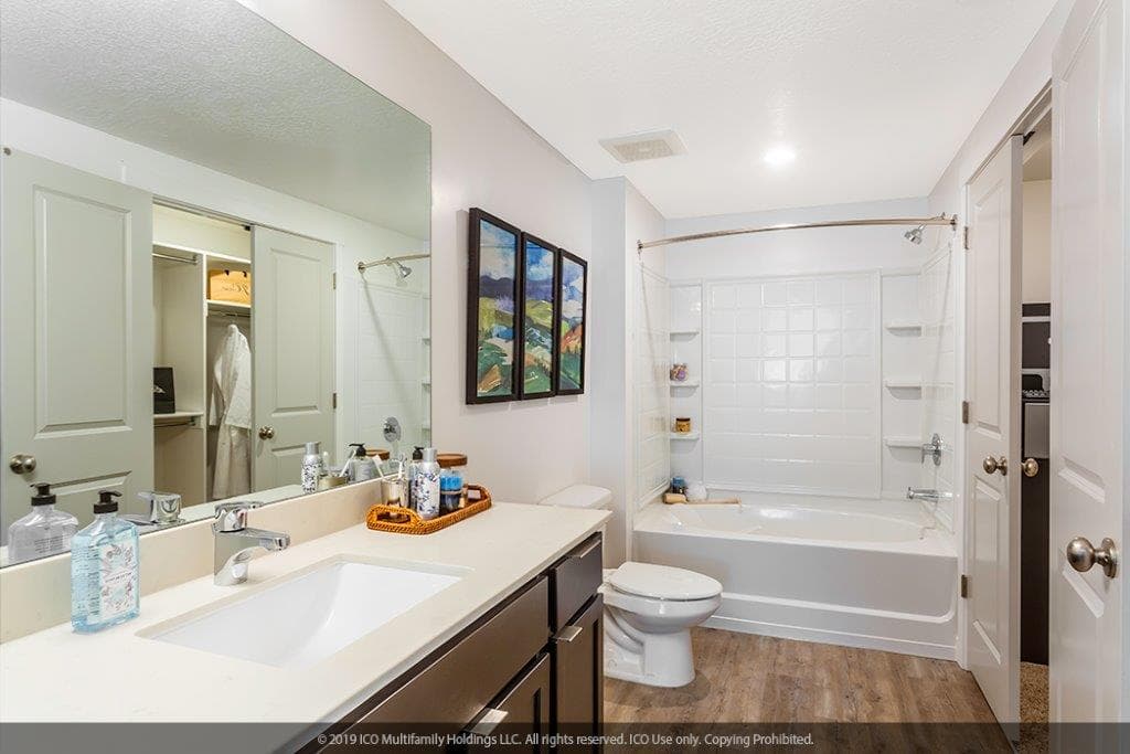 The Devon at University Place Apartments Orem — photo 3