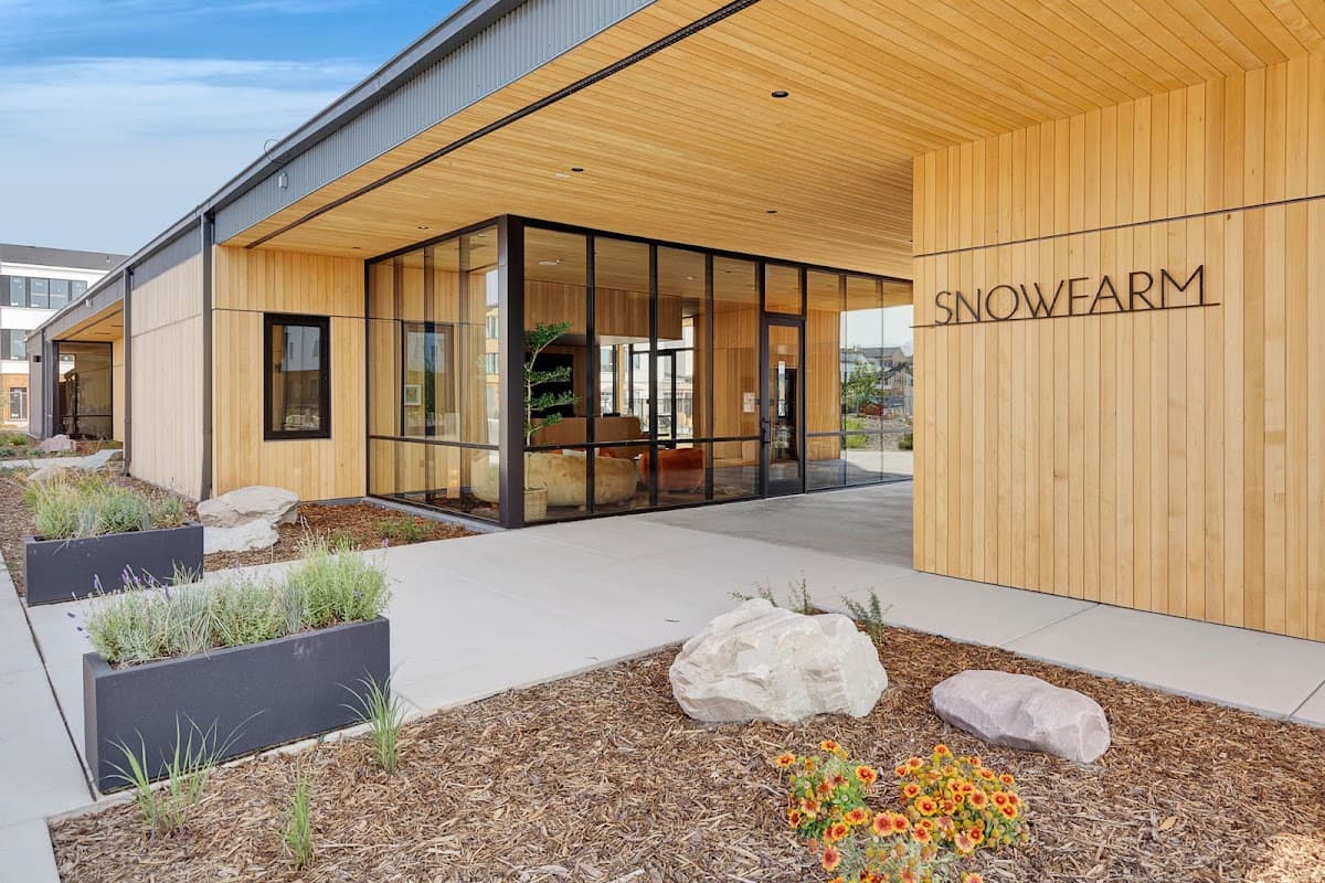 Snowfarm Apartments