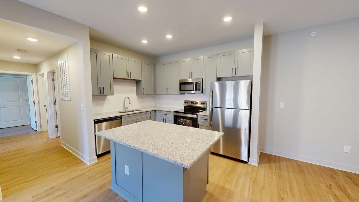 Remington Lake Apartments — photo 5