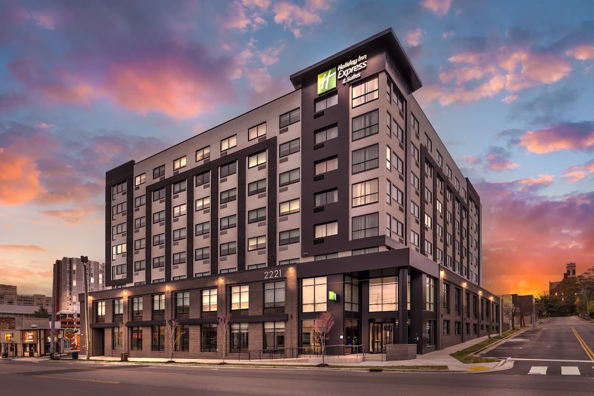 Holiday Inn Express and Suites Nashville West End Univ Area, an IHG Hotel — photo 5