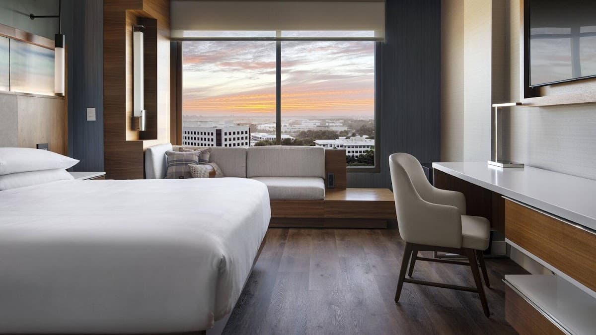 Marriott Irvine Spectrum — photo 2