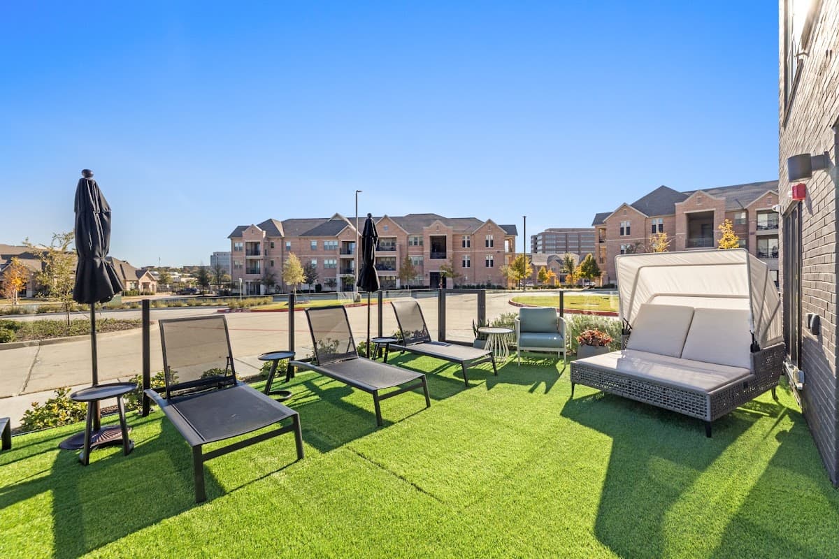 Sandman Signature Dallas-Las Colinas Hotel & Suites