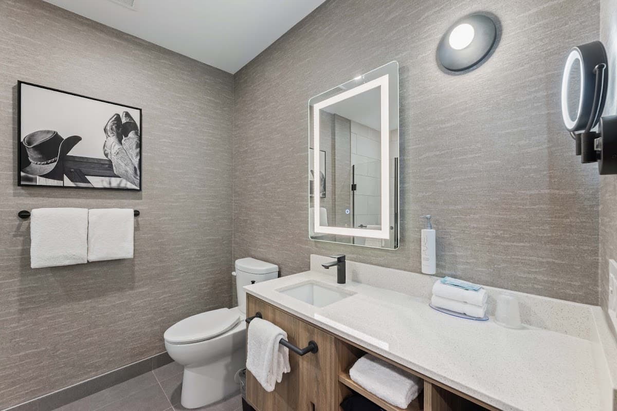 Sandman Signature Dallas-Las Colinas Hotel & Suites — photo 4