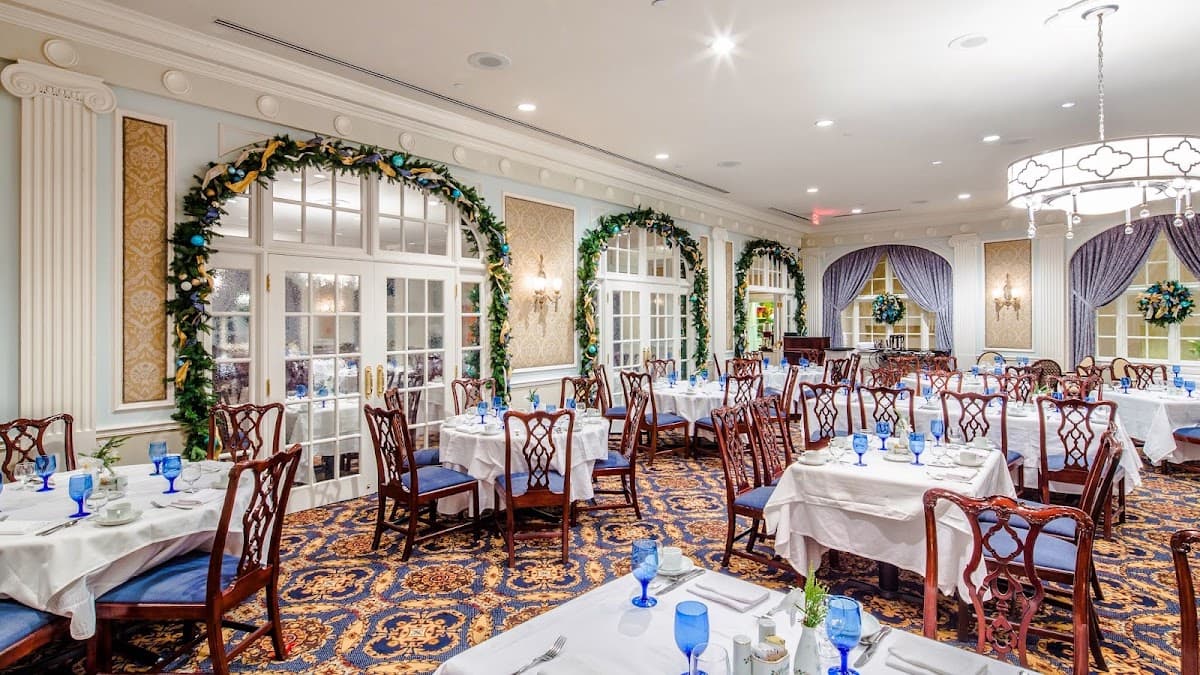 The Hotel Roanoke & Conference Center, Curio Collection by Hilton — photo 4