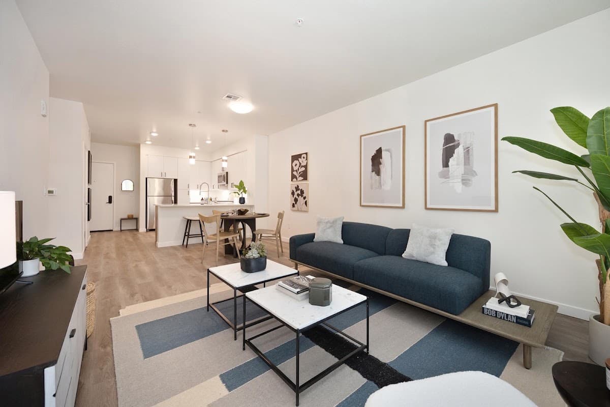 Halcyon Apartments — photo 5
