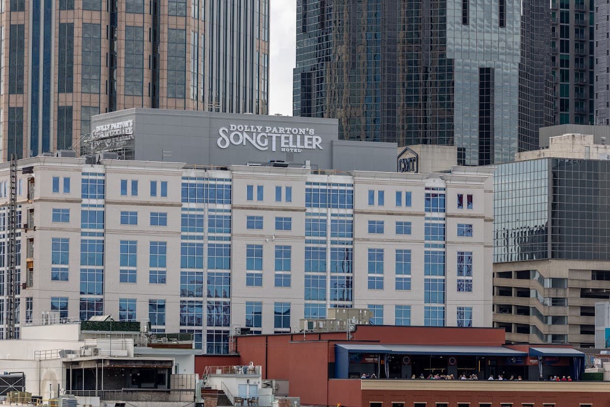 Dolly Parton's SongTeller Hotel — photo 3