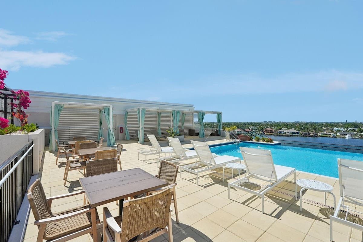 Bimini Square Apartments — photo 2