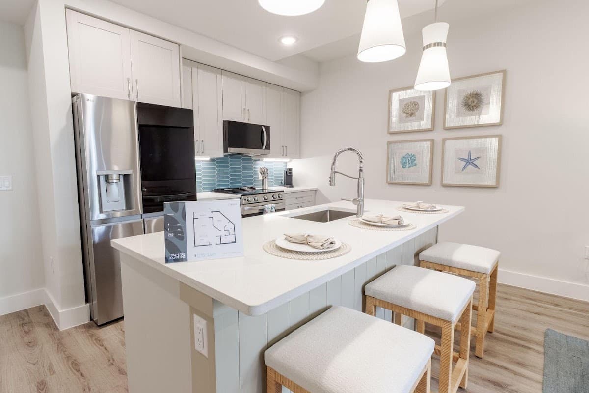 Bimini Square Apartments — photo 3
