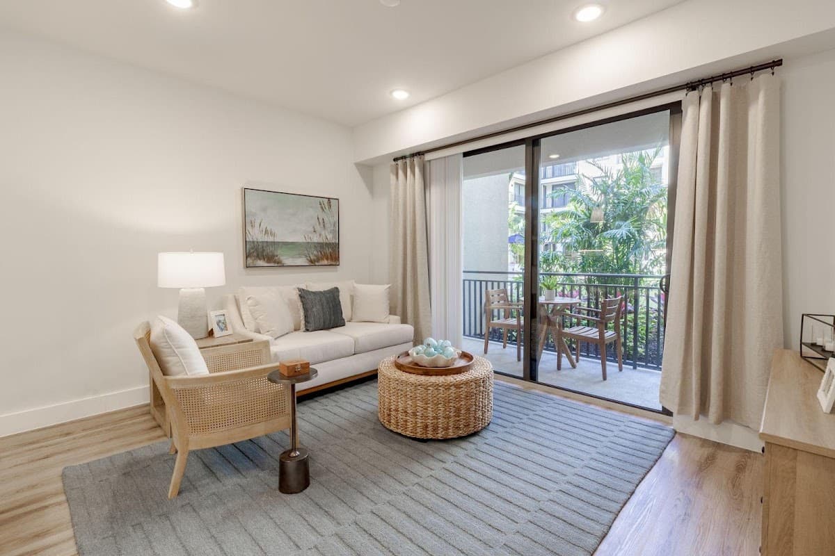 Bimini Square Apartments — photo 4