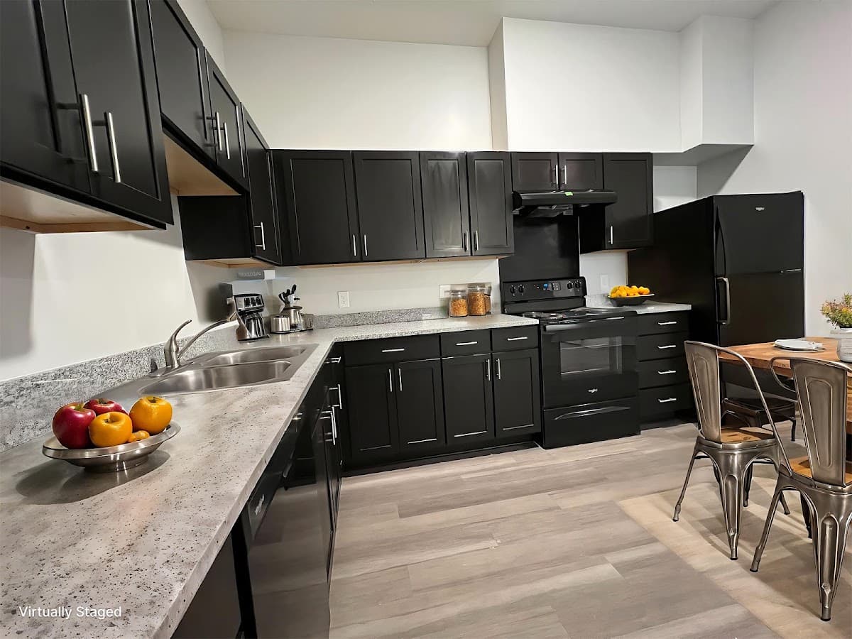Trinity Court Apartments — photo 5