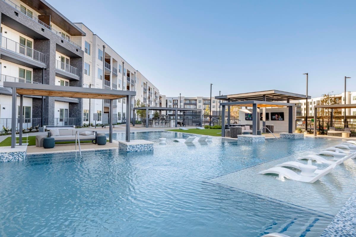 Del Via Apartments