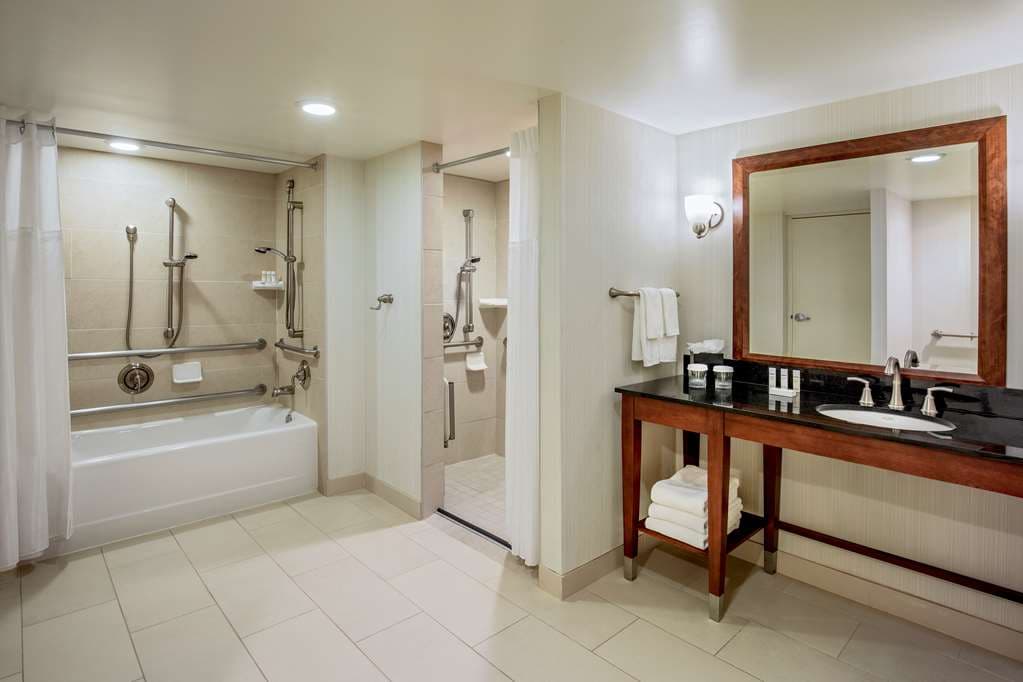 Embassy Suites by Hilton Boston Waltham — photo 4