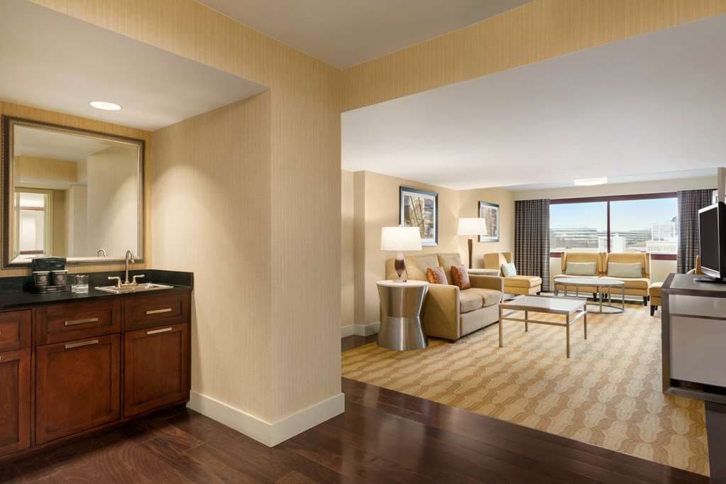 Embassy Suites by Hilton Boston Waltham — photo 5