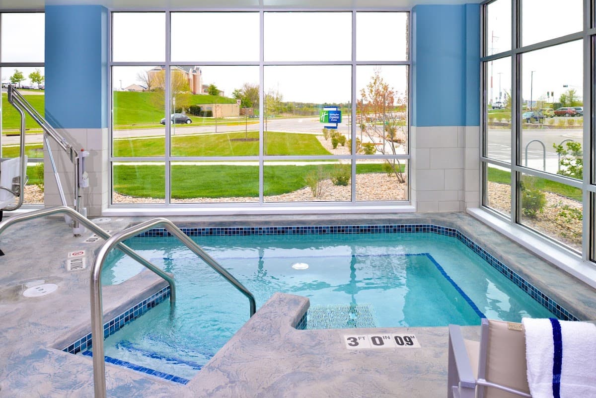 Holiday Inn Express & Suites Madison by IHG — photo 3