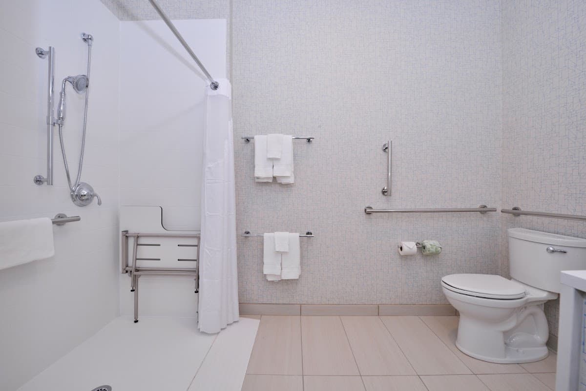 Holiday Inn Express & Suites Madison by IHG — photo 4