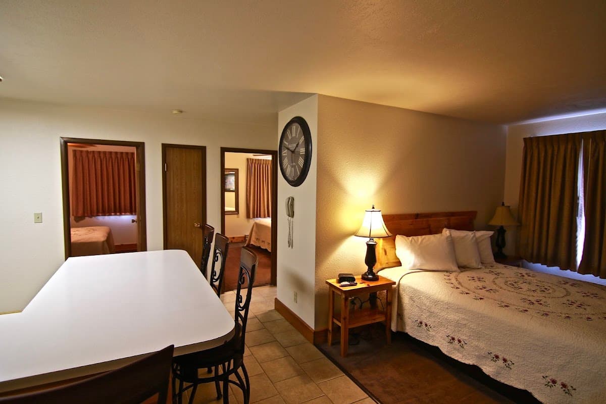 Yellowstone Village Inn and Suites — photo 2
