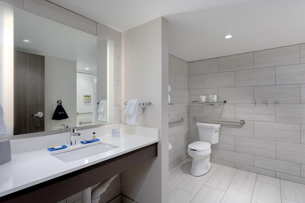Holiday Inn Express Pensacola Beach by IHG — photo 4
