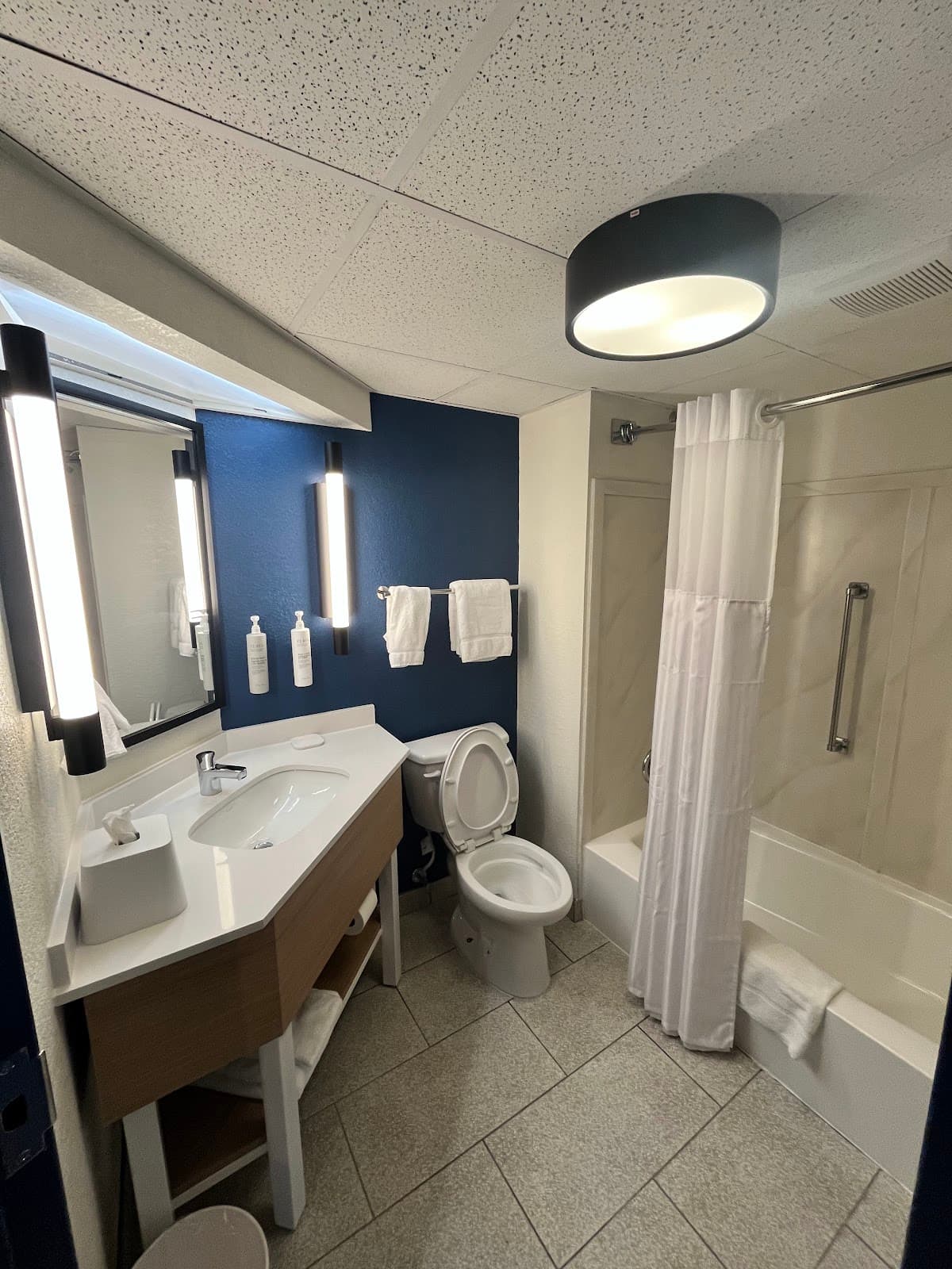 Spark by Hilton Charlotte Airport North — photo 3