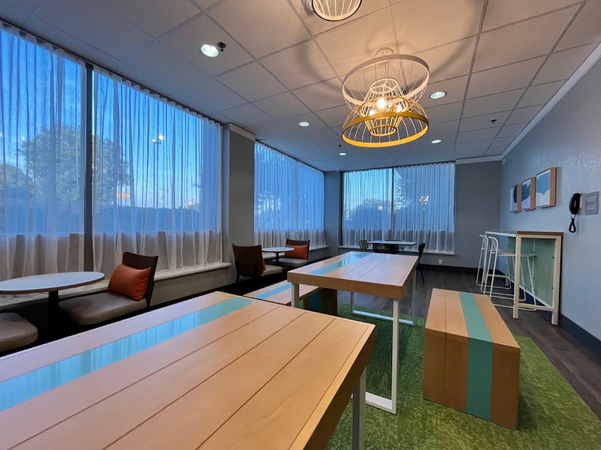 Spark by Hilton Charlotte Airport North — photo 4