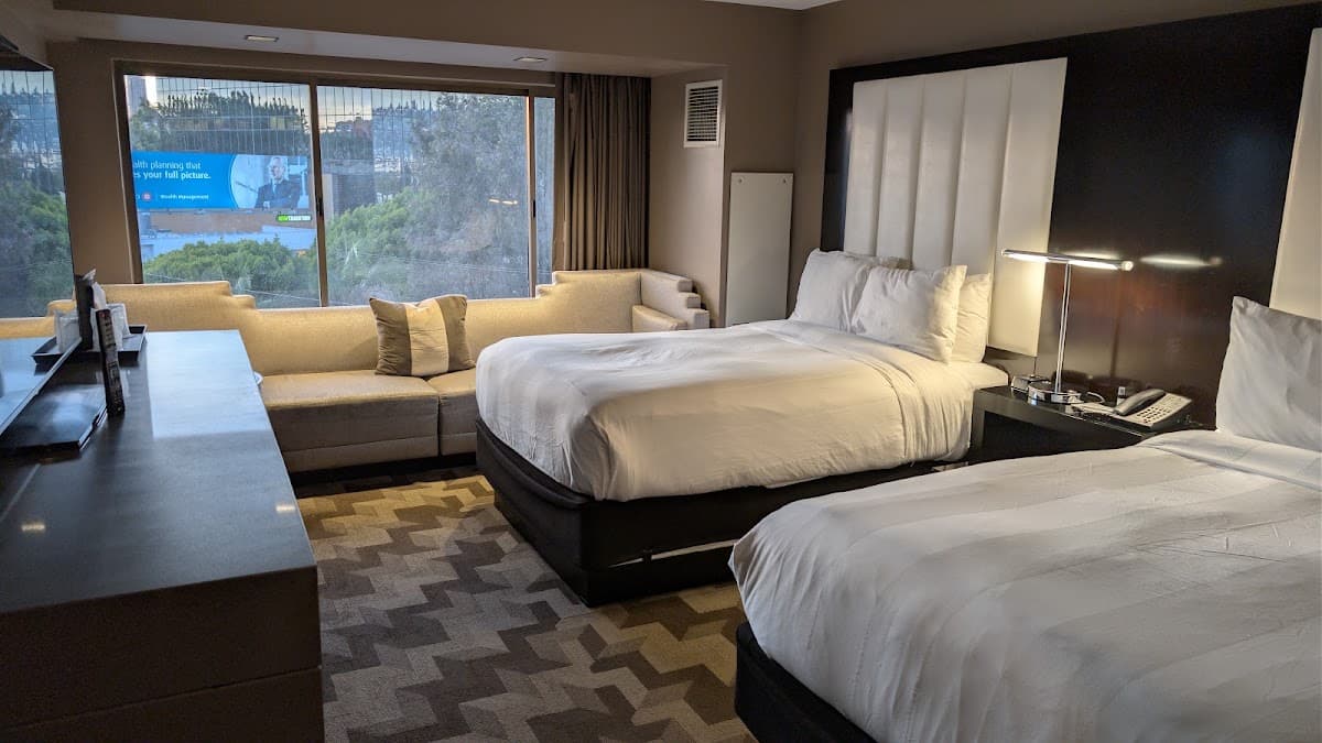 Beverly Hills Marriott — photo 2