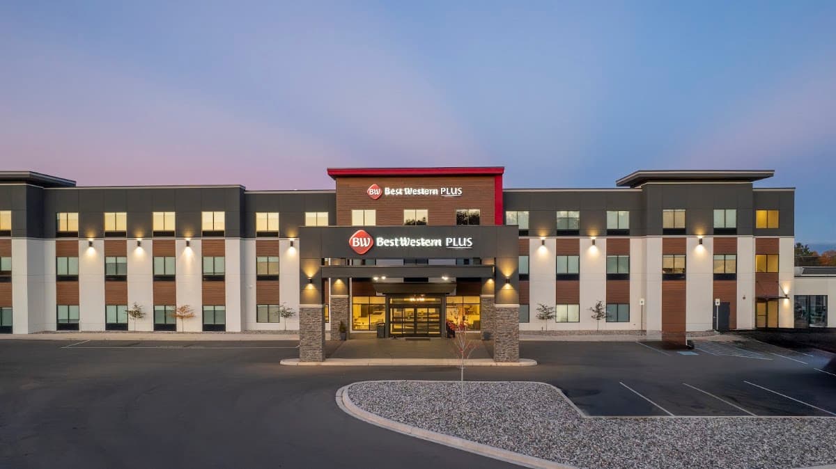 Best Western Plus Marquette Hotel & Suites