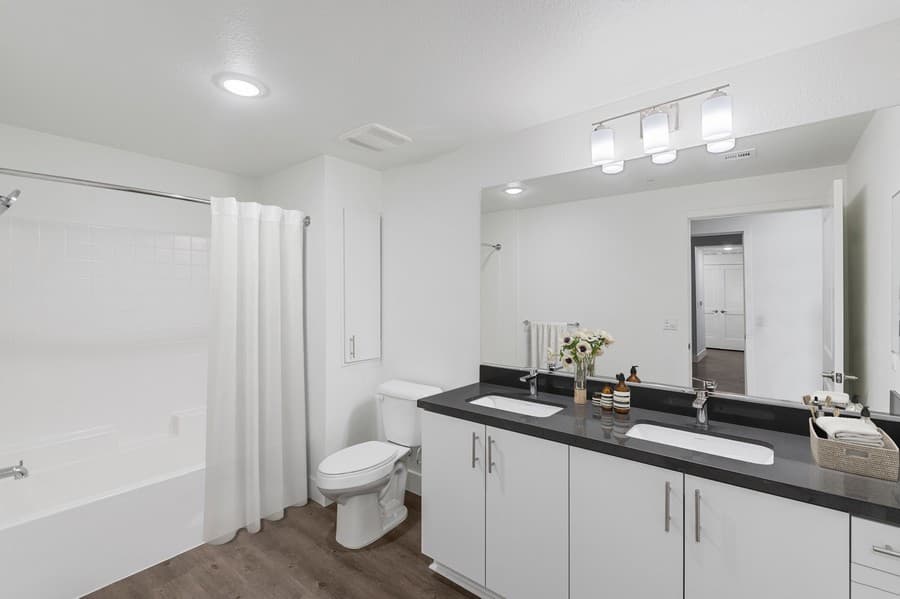 Vernola Marketplace | BRAND-NEW LUXURY APARTMENTS — photo 3