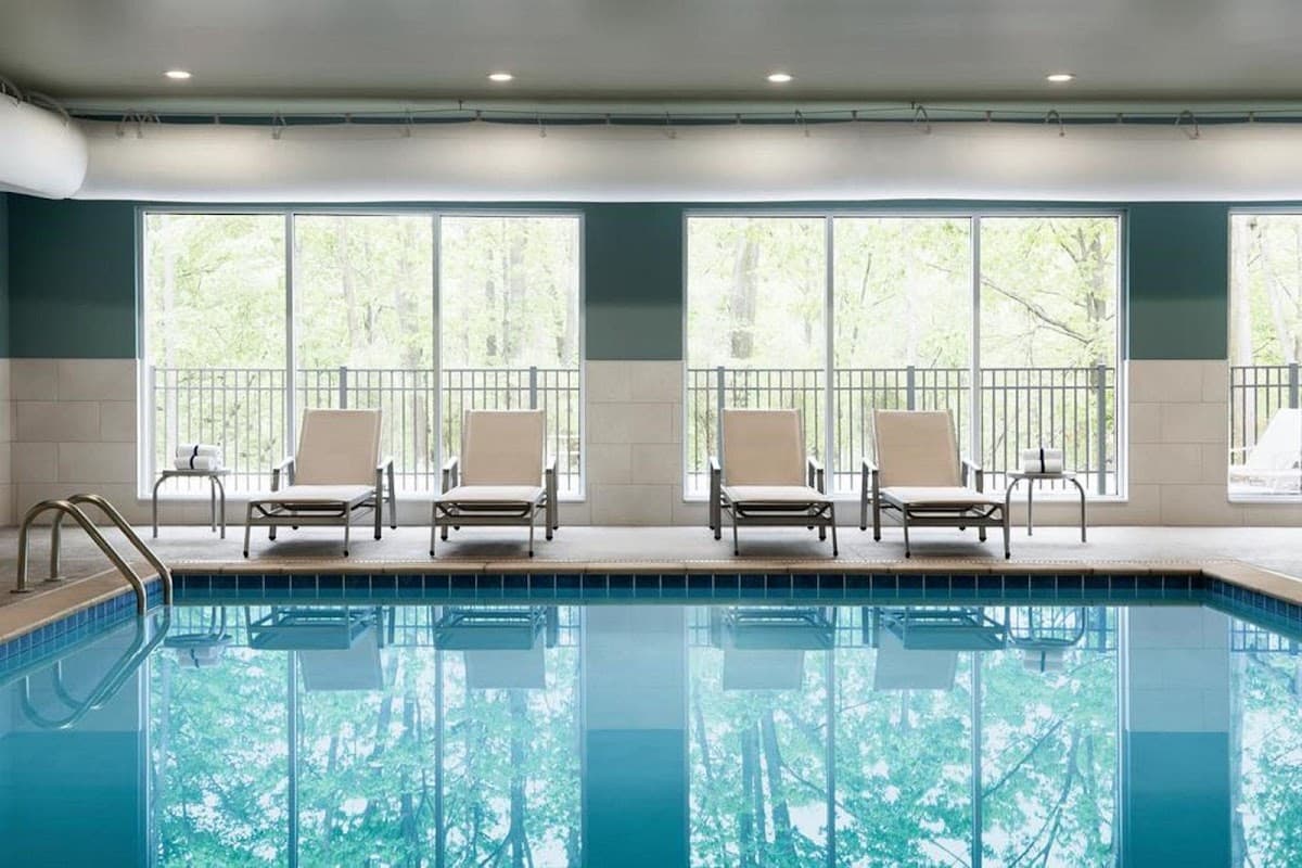 avid hotel Traverse City by IHG — photo 3