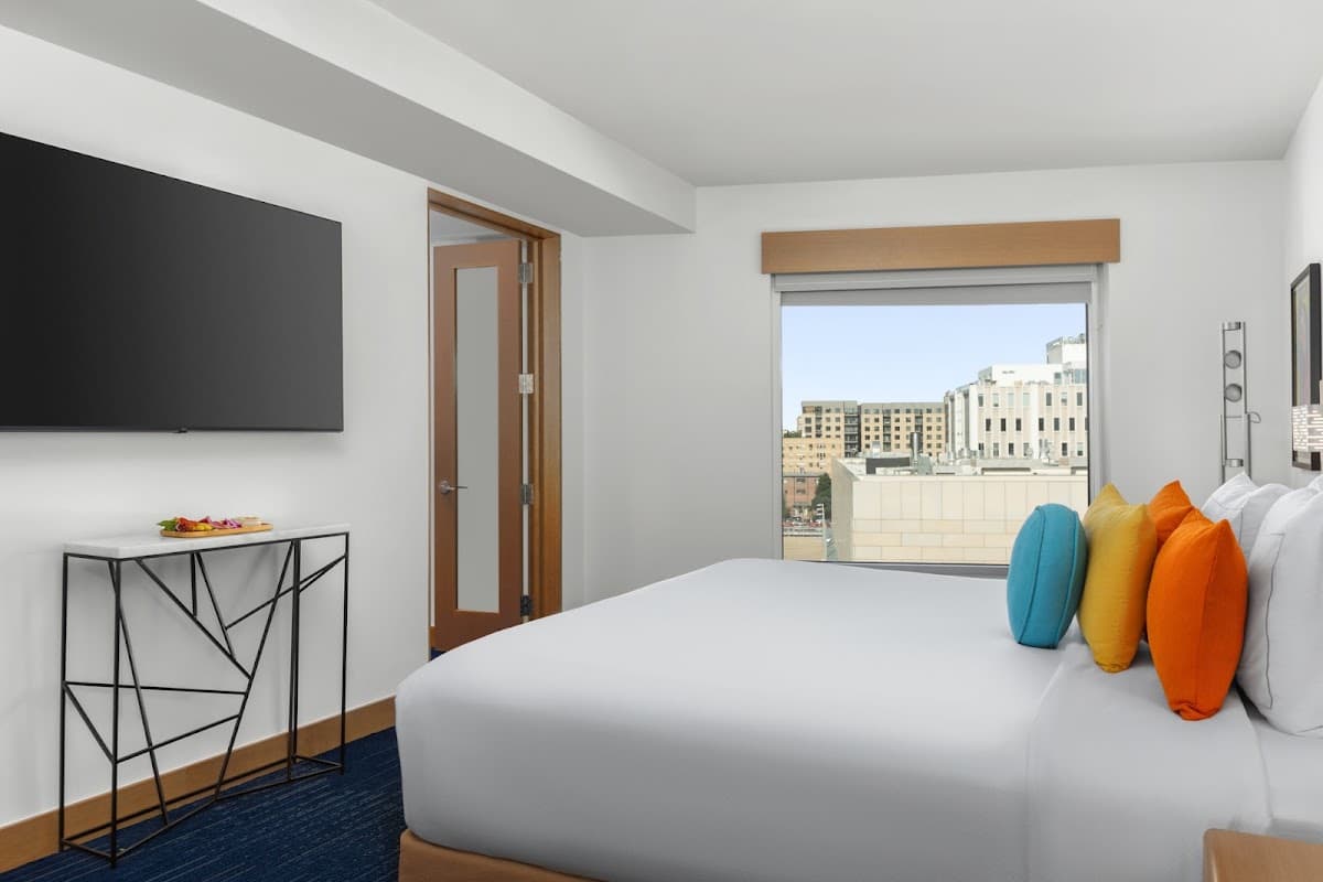 The Art Hotel Denver, Curio Collection by Hilton — photo 2