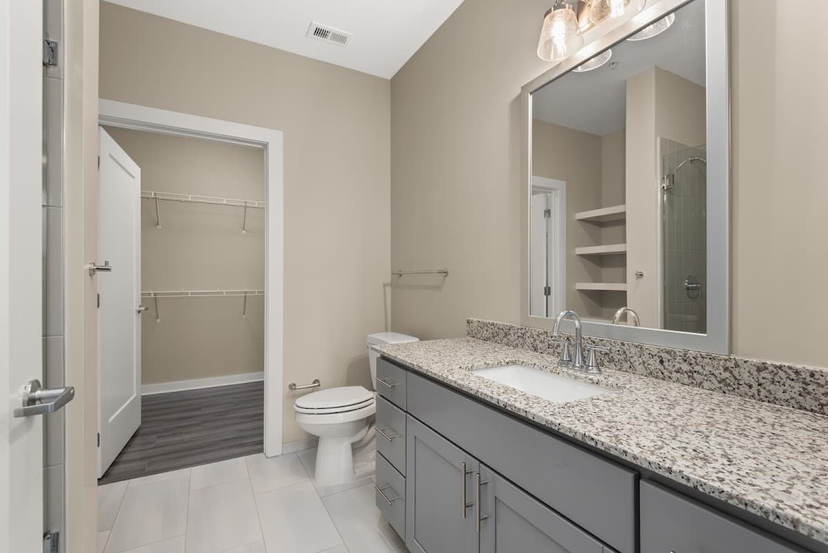 Cherry Oak Apartments — photo 2