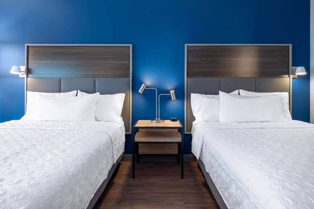 Tru by Hilton Naperville Chicago — photo 2