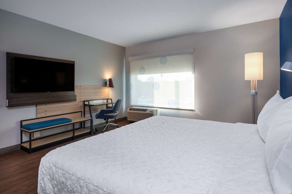 Tru by Hilton Naperville Chicago — photo 5