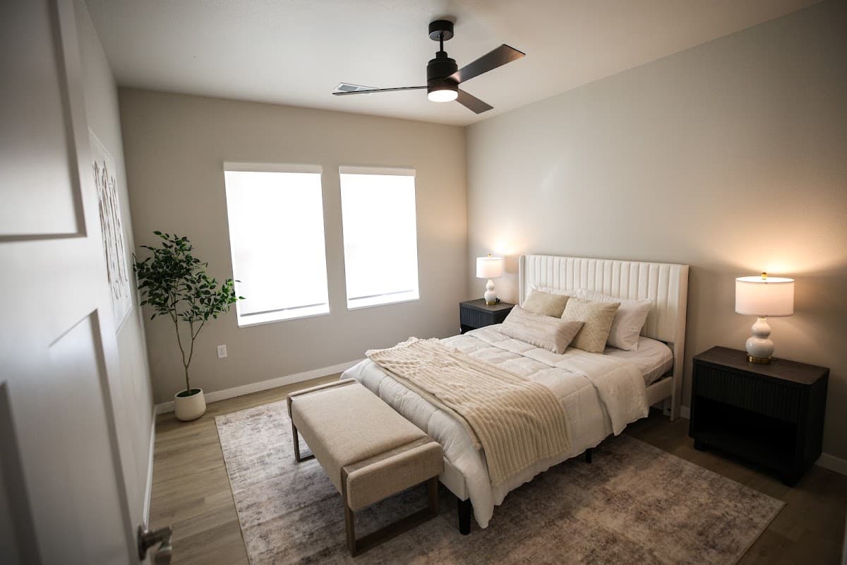 Paragon Apartments — photo 2