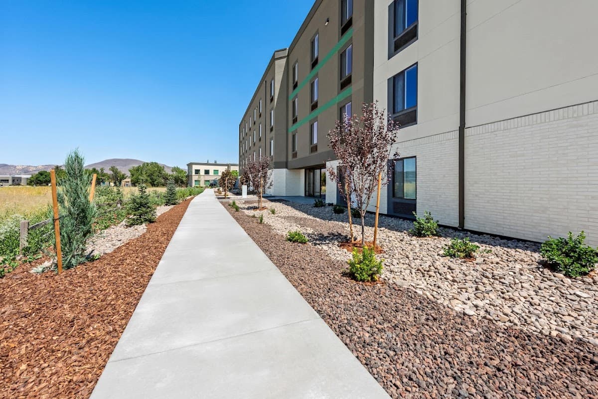 ECHO Suites Extended Stay by Wyndham Reno — photo 5