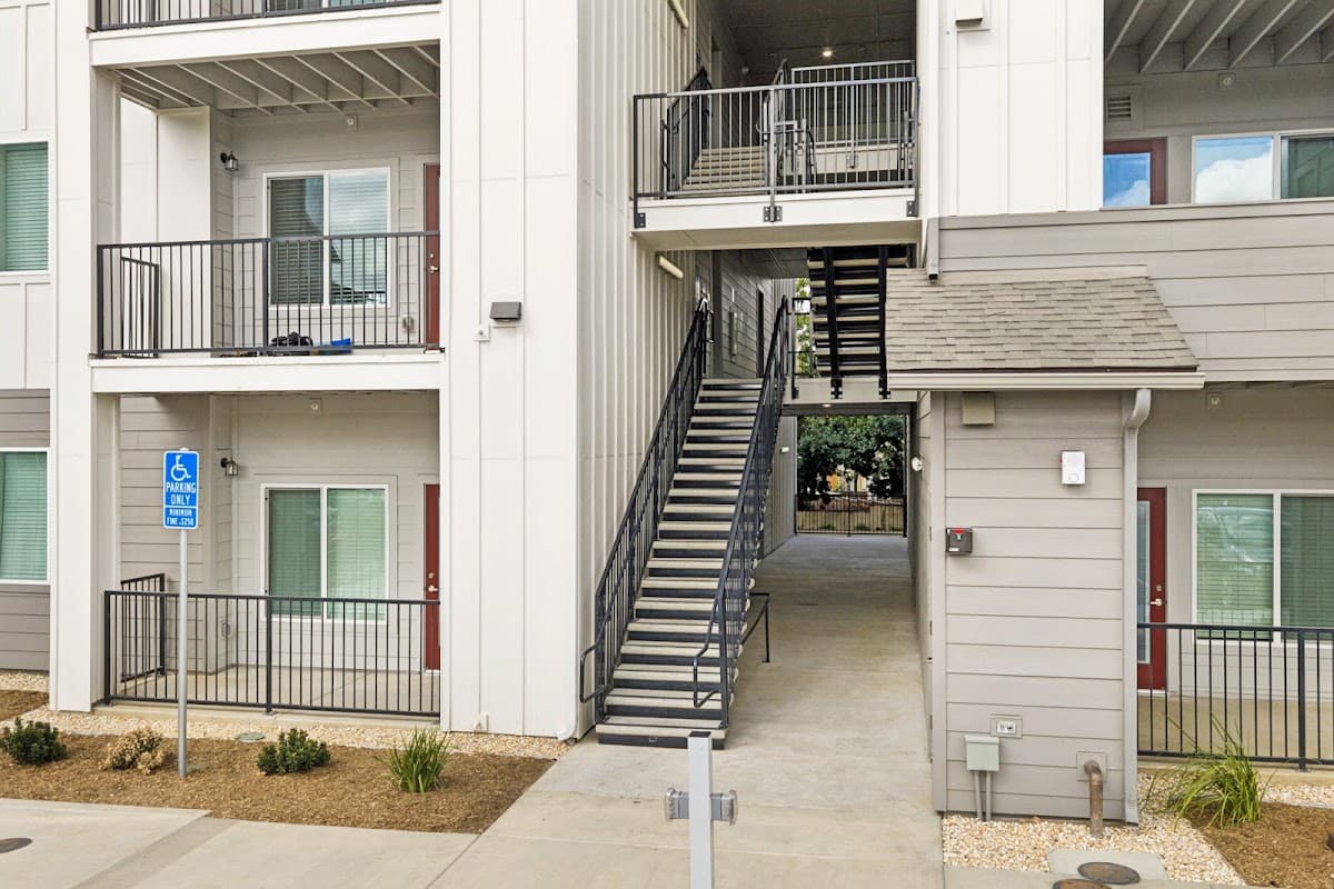 Harrington Grove Apartments — photo 5
