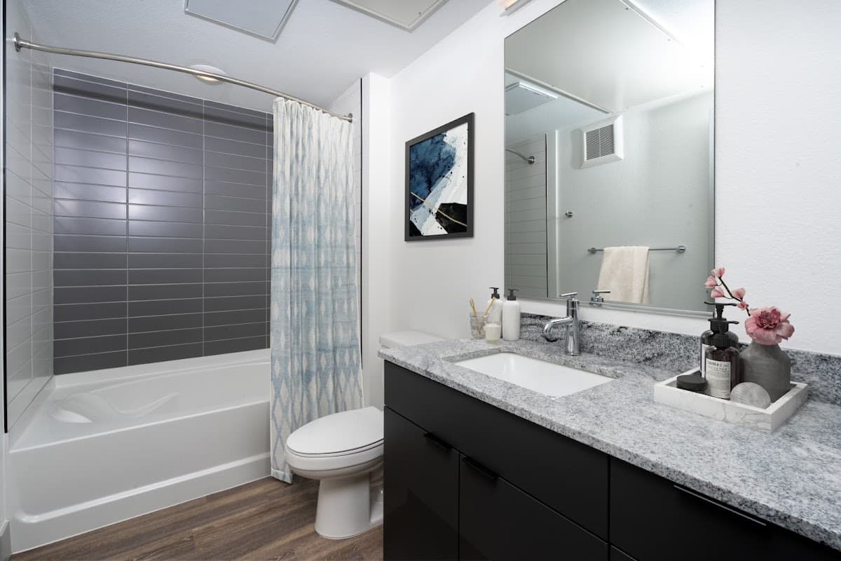 Legacy Metro 525 Apartments — photo 3