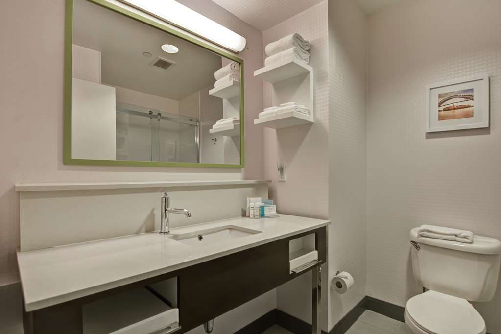 Hampton Inn & Suites Newark-Harrison-Riverwalk — photo 4