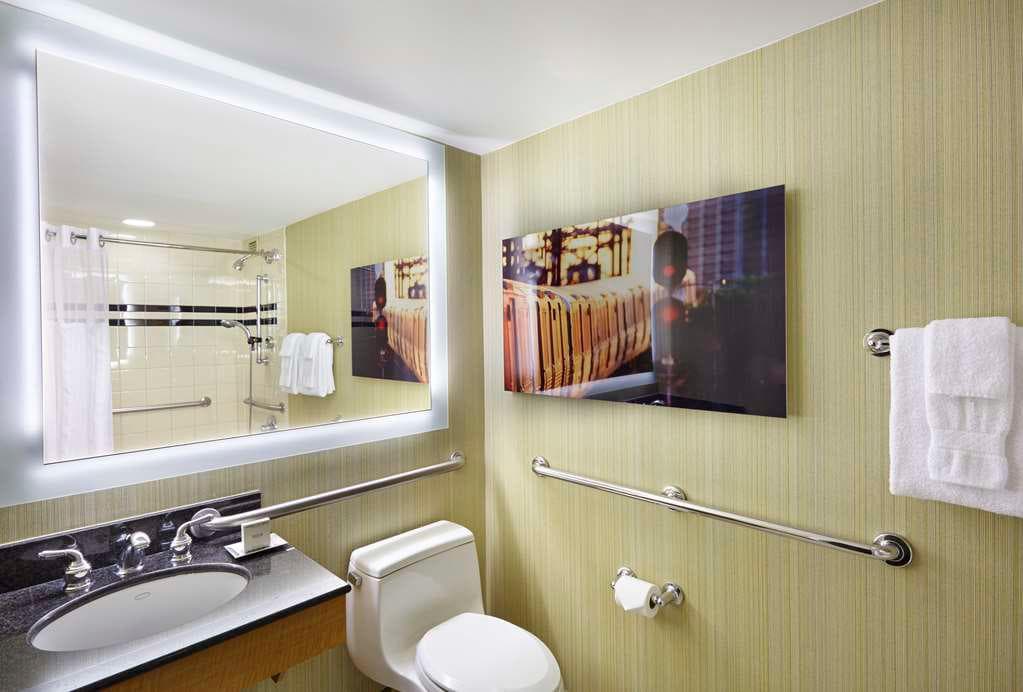 Hilton Newark Airport — photo 3